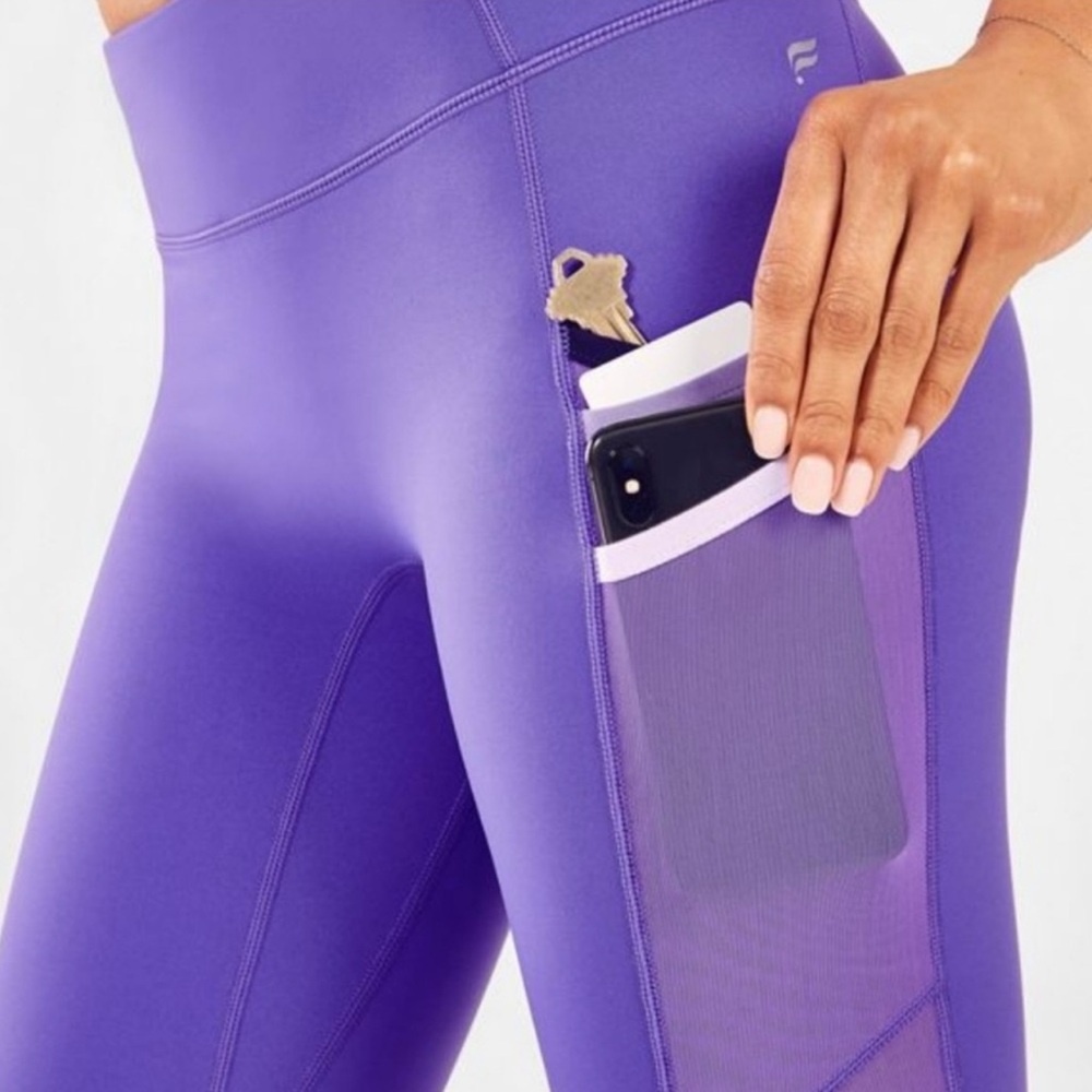 Fabletics Trinity Mid-Rise 7/8 Multi Pocket Purple Leggings w/ Mesh Insert 1X - Picture 4 of 7